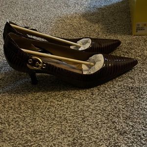 Circa Joan & David Women's Calla Lily Leather Snakeskin Print  Pumps Size 10M